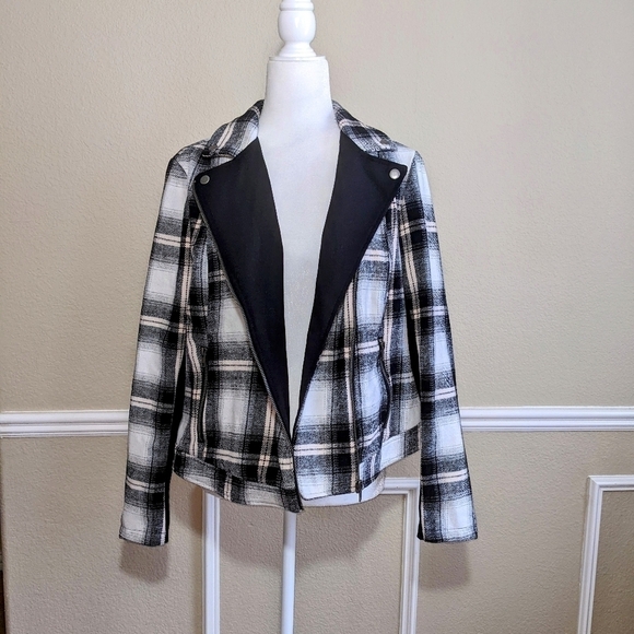 Torrid White & Black Plaid Flannel Moto Jacket NWT - Picture 9 of 11